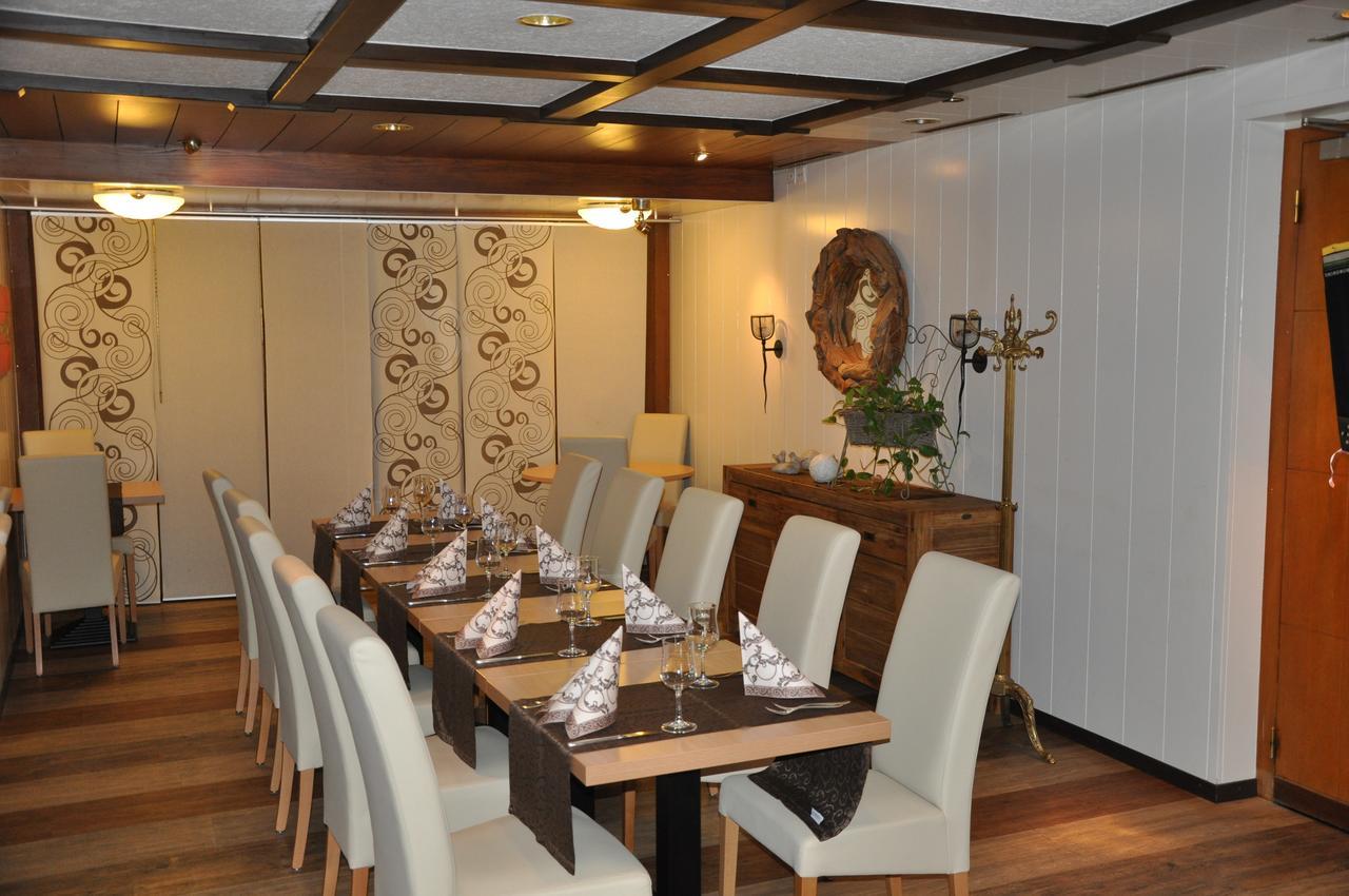 Hotel Loewen Mellingen Экстерьер фото